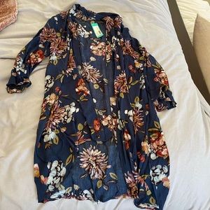 NWT, women’s Large duster Pink Clover/stitch fix